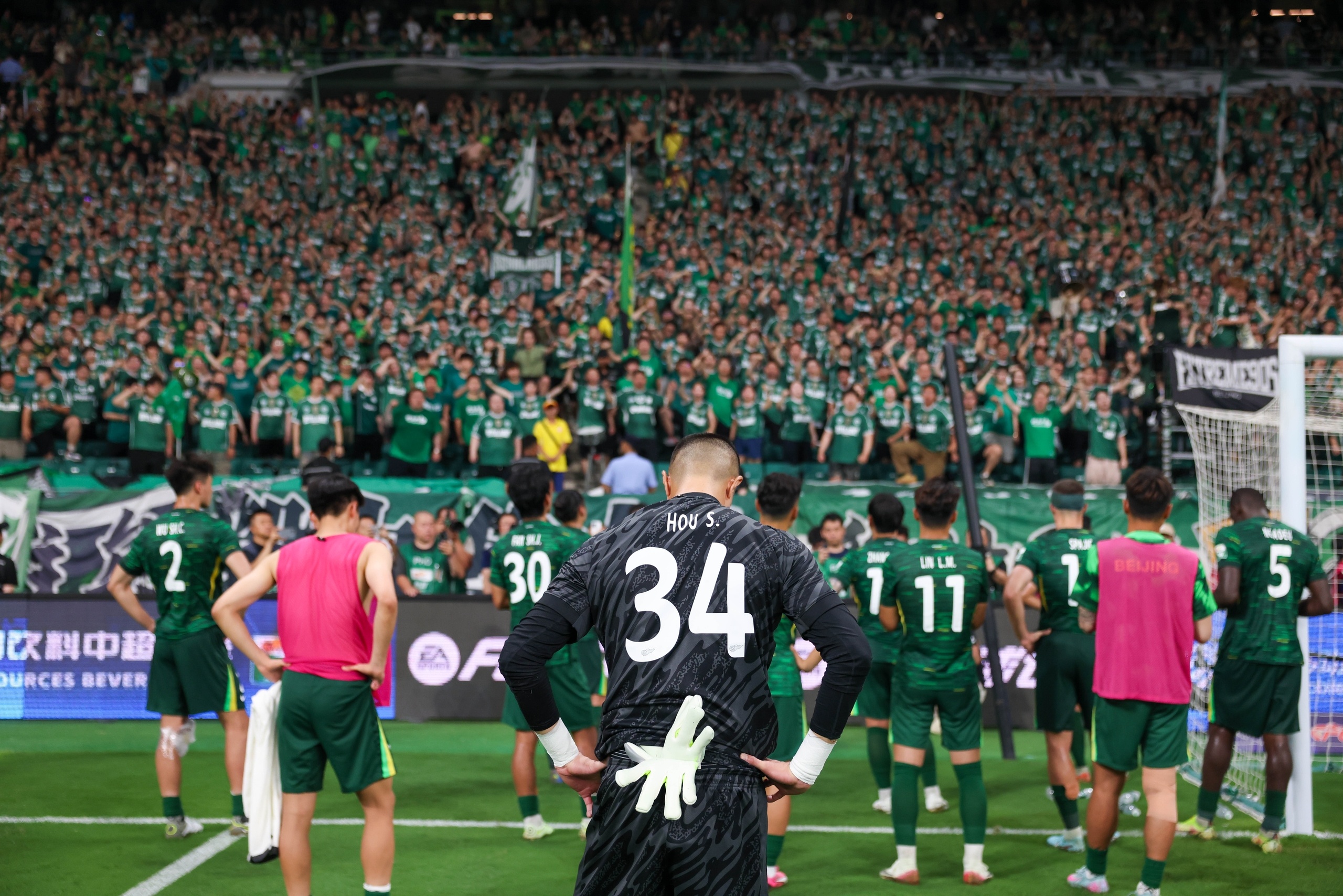 包含德甲倒计时，法兰克福转会期迎来里程碑，细节引发关注，悬念犹存，球队文化再被提及的词条